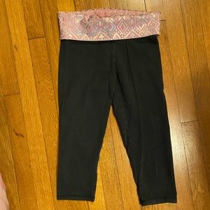 VS Pink pink metallic Capri leggings